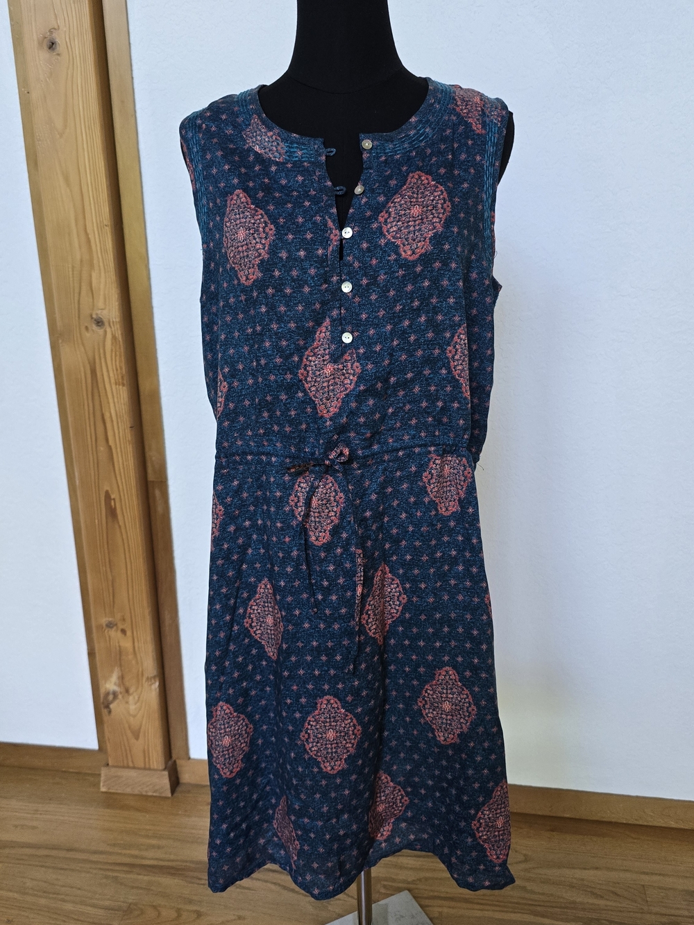 Sleeveless Navy Blue Dress with Coral Medallion Print
